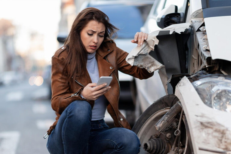 Accidente de auto: Cómo manejarlo con eficacia y seguridad
